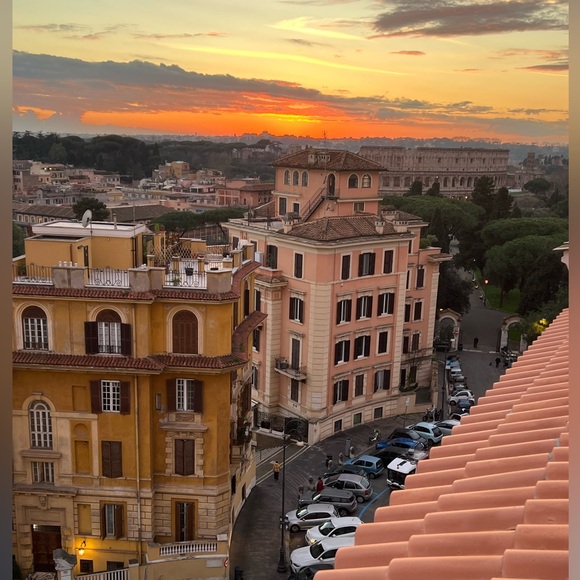 Meet your Posher, Vicki โ๏ธ๐ - Picture 5 of 17